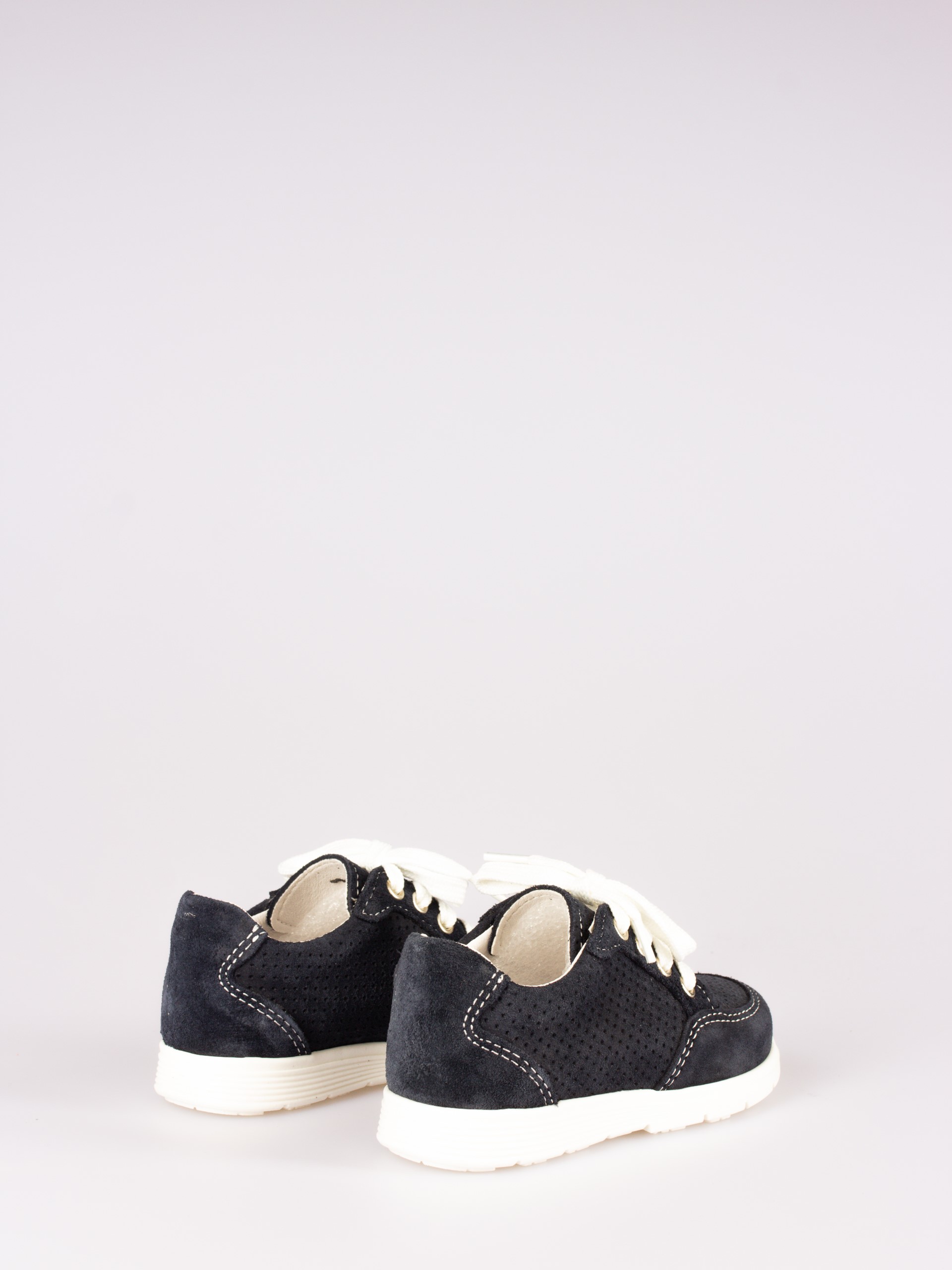 Desportivo Camurça Perfurado