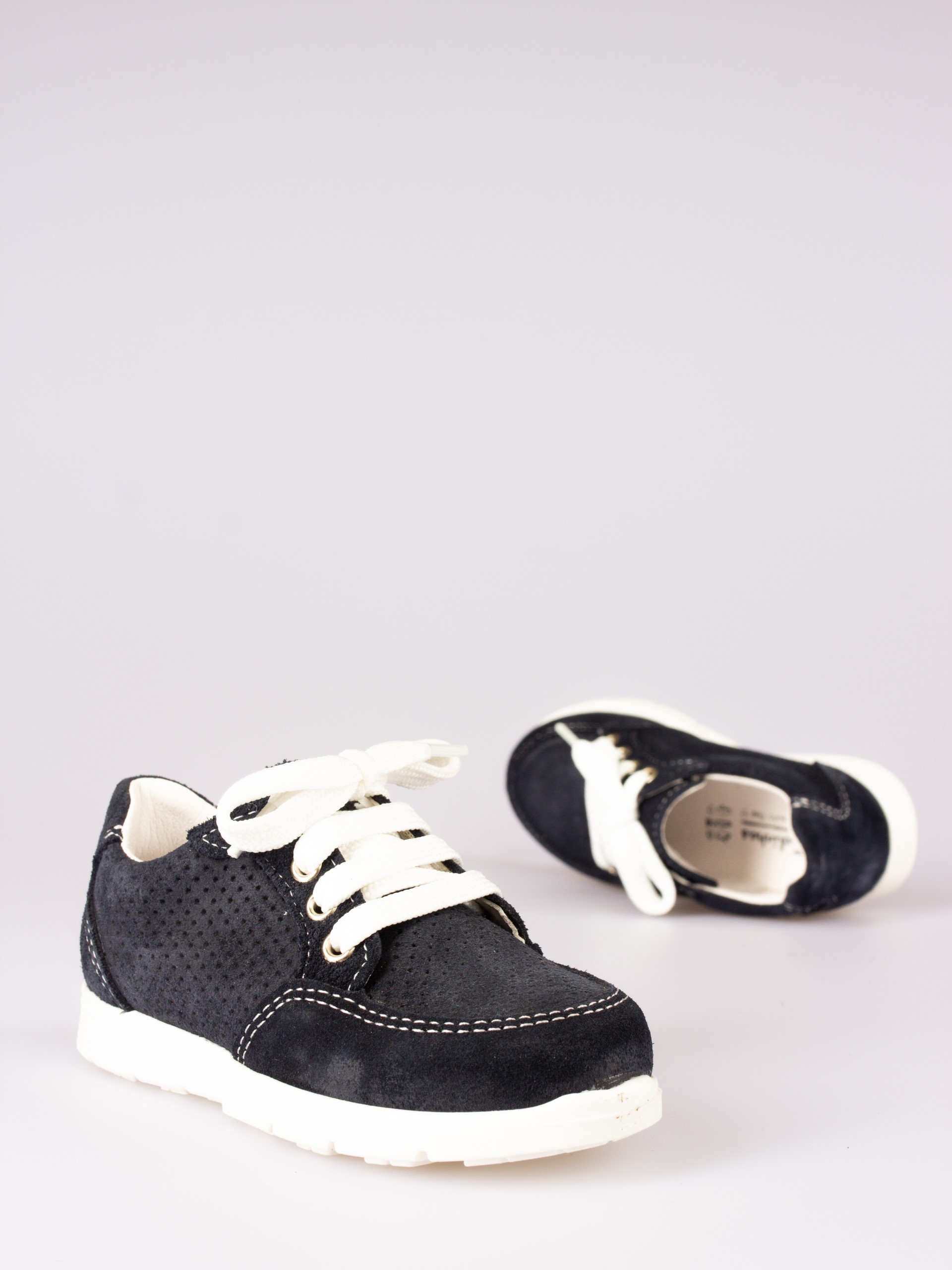 Desportivo Camurça Perfurado