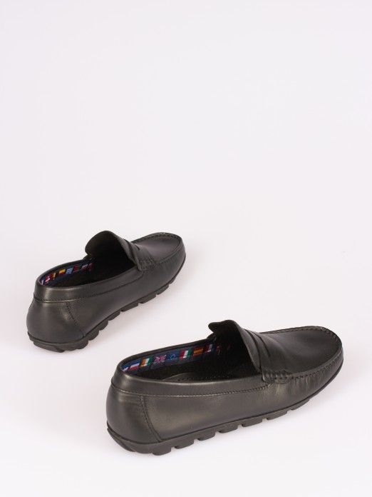 Sapato  Mocassim com Travesso em Pele