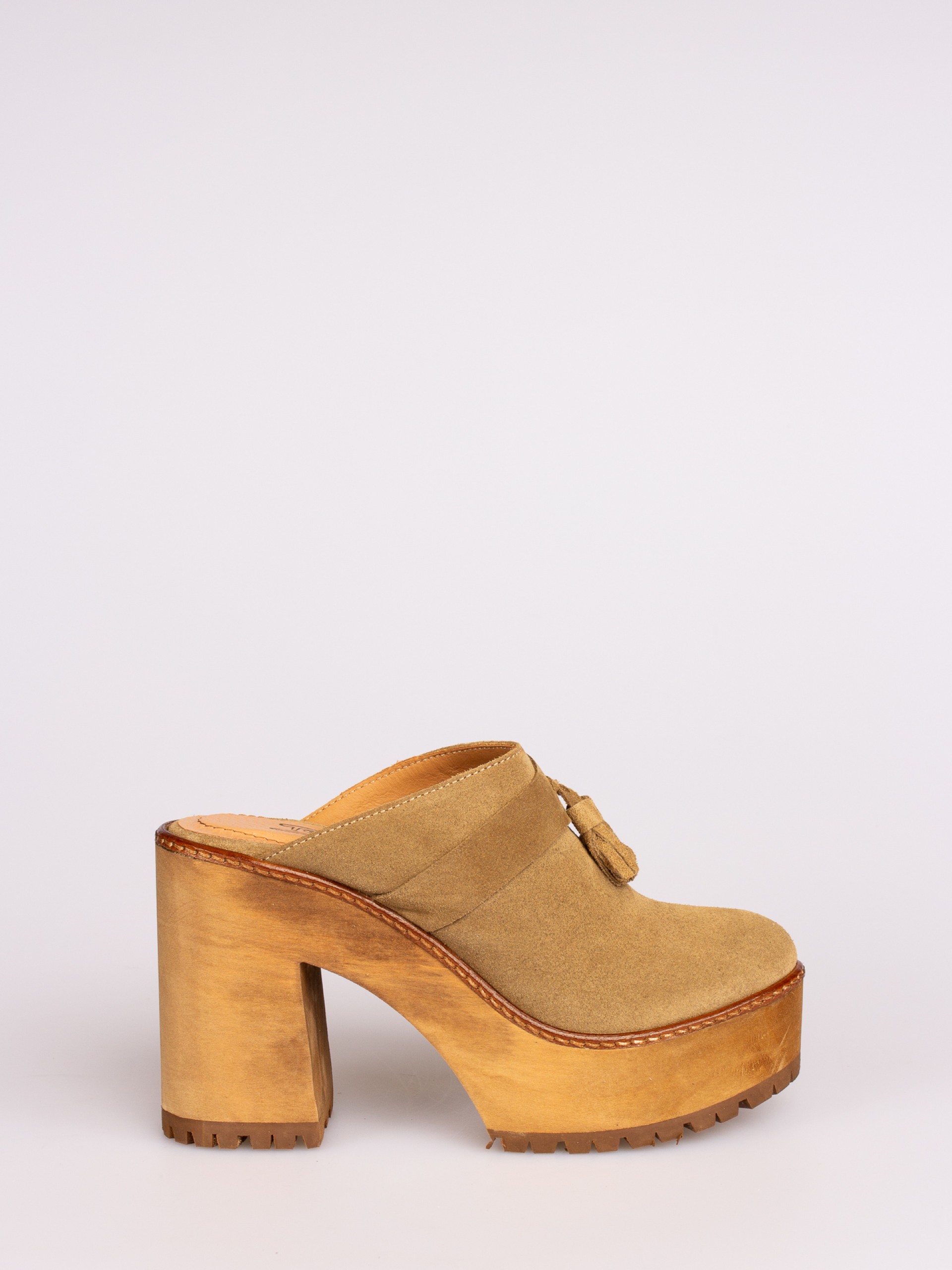 tassel clogs