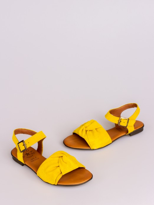 Flat Sandal with Knot