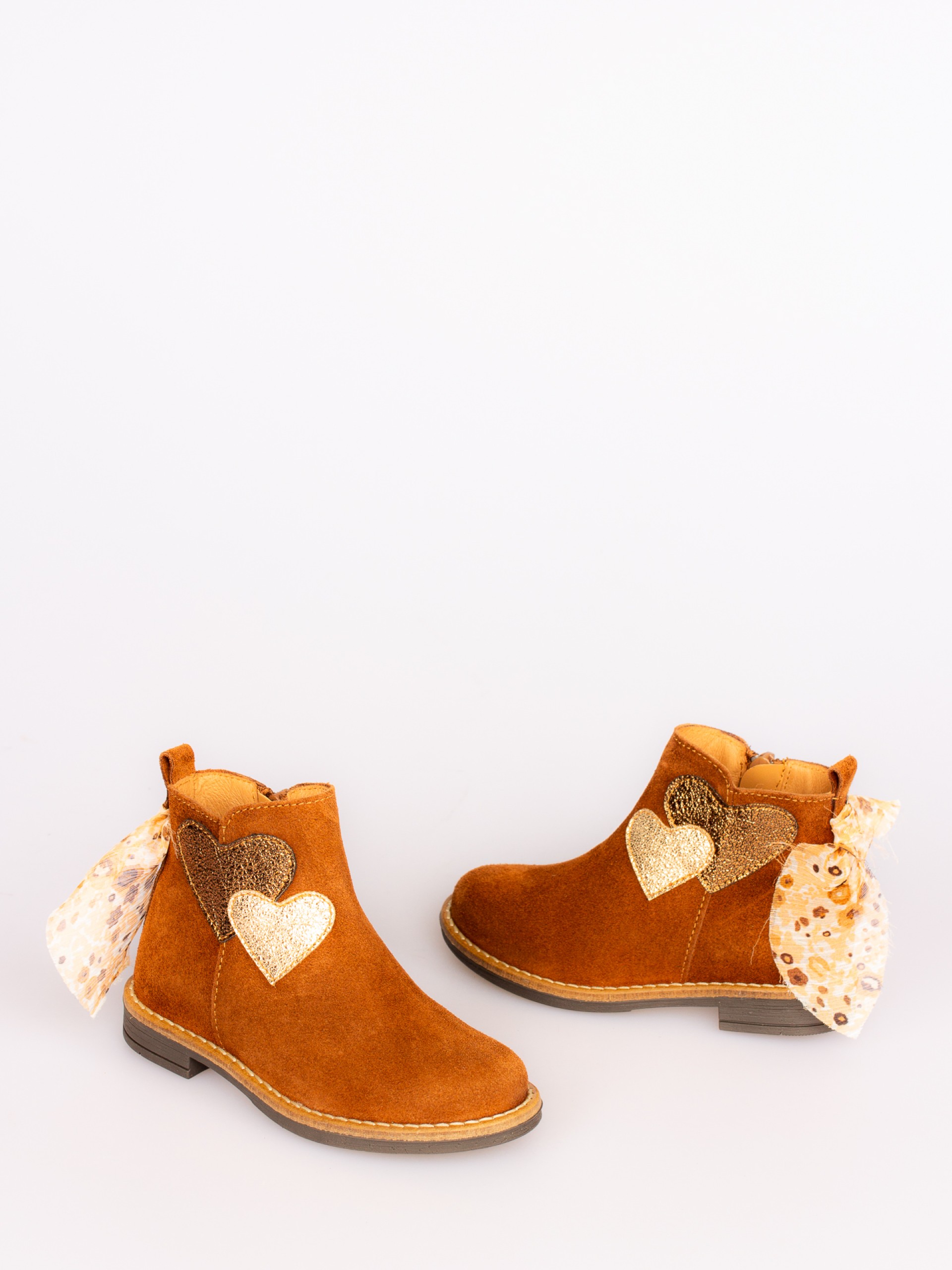 Bota com Laço e Corações