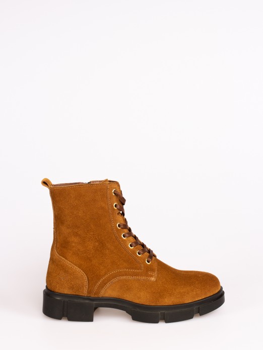 Suede Lace-up Track Sole Boots