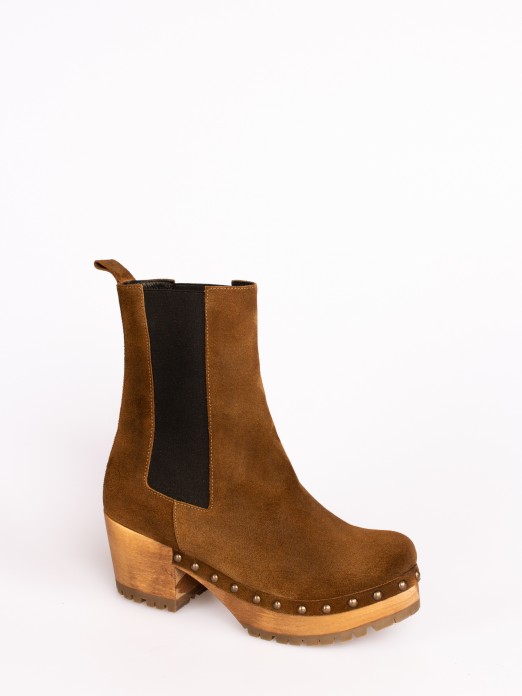 Wood Heel Boots with Elastic