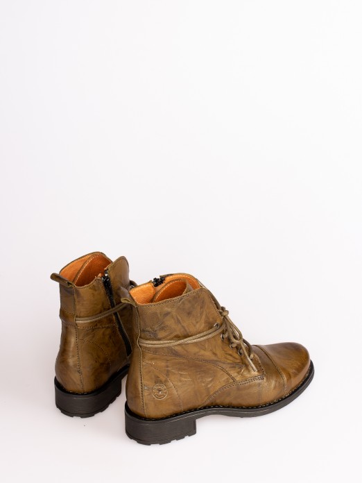 Shriveled Leather Lace-up Boots