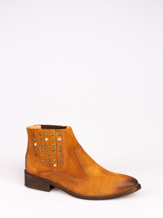 Suede Ankle Boots with Taches