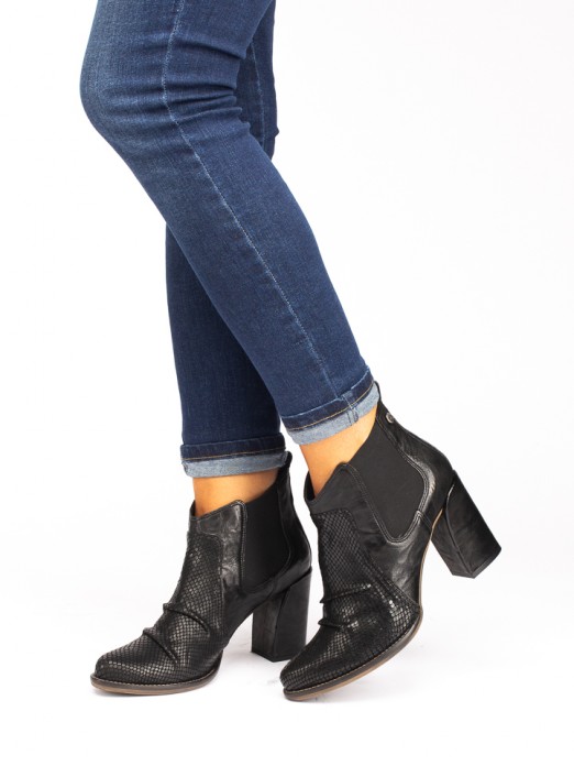 Leather  High-heel Ankle Boot with Side Elastics