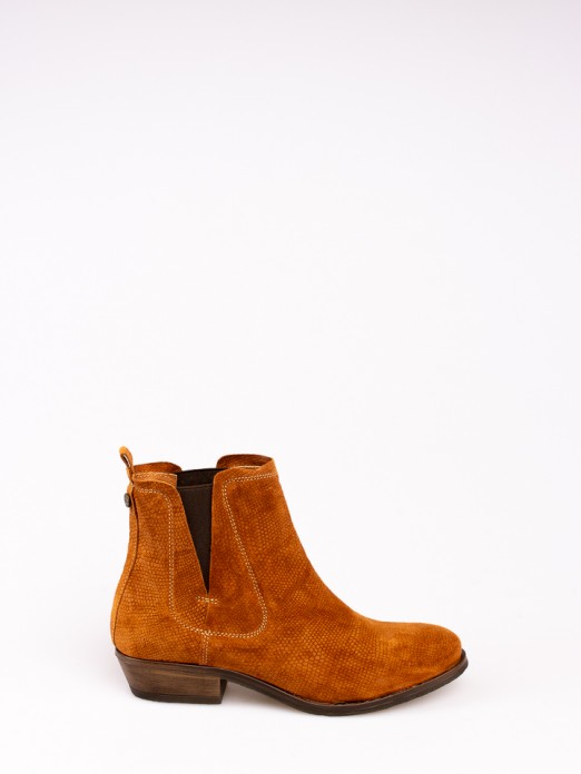 Engraved Suede Ankle Boots with Elastic