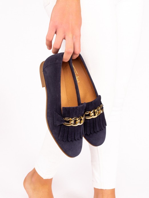Suede Shoes with Fringes and Application