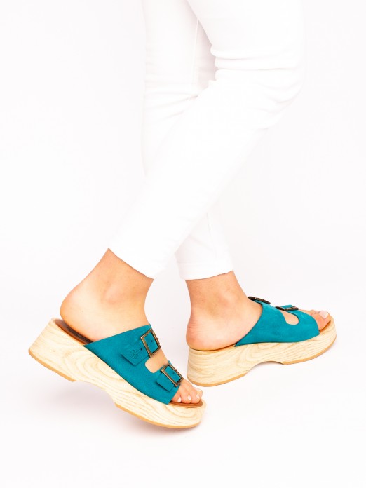 Suede Clog with Bluckes