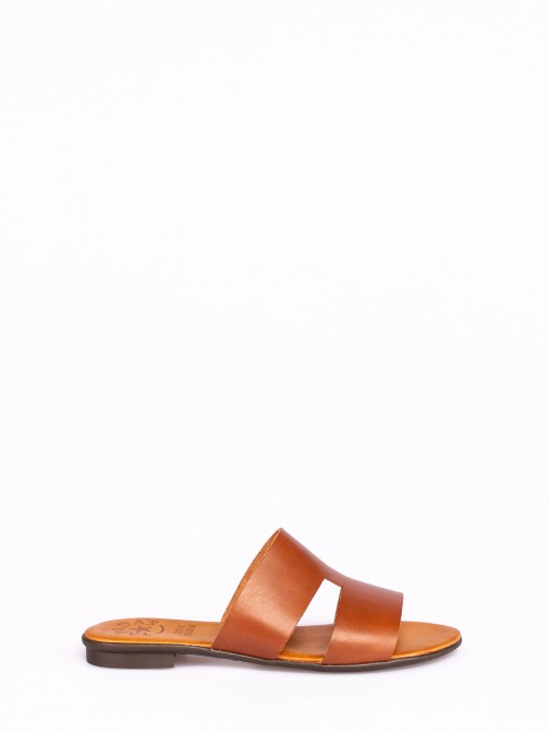 Side Cutout Natural Leather Slipper
