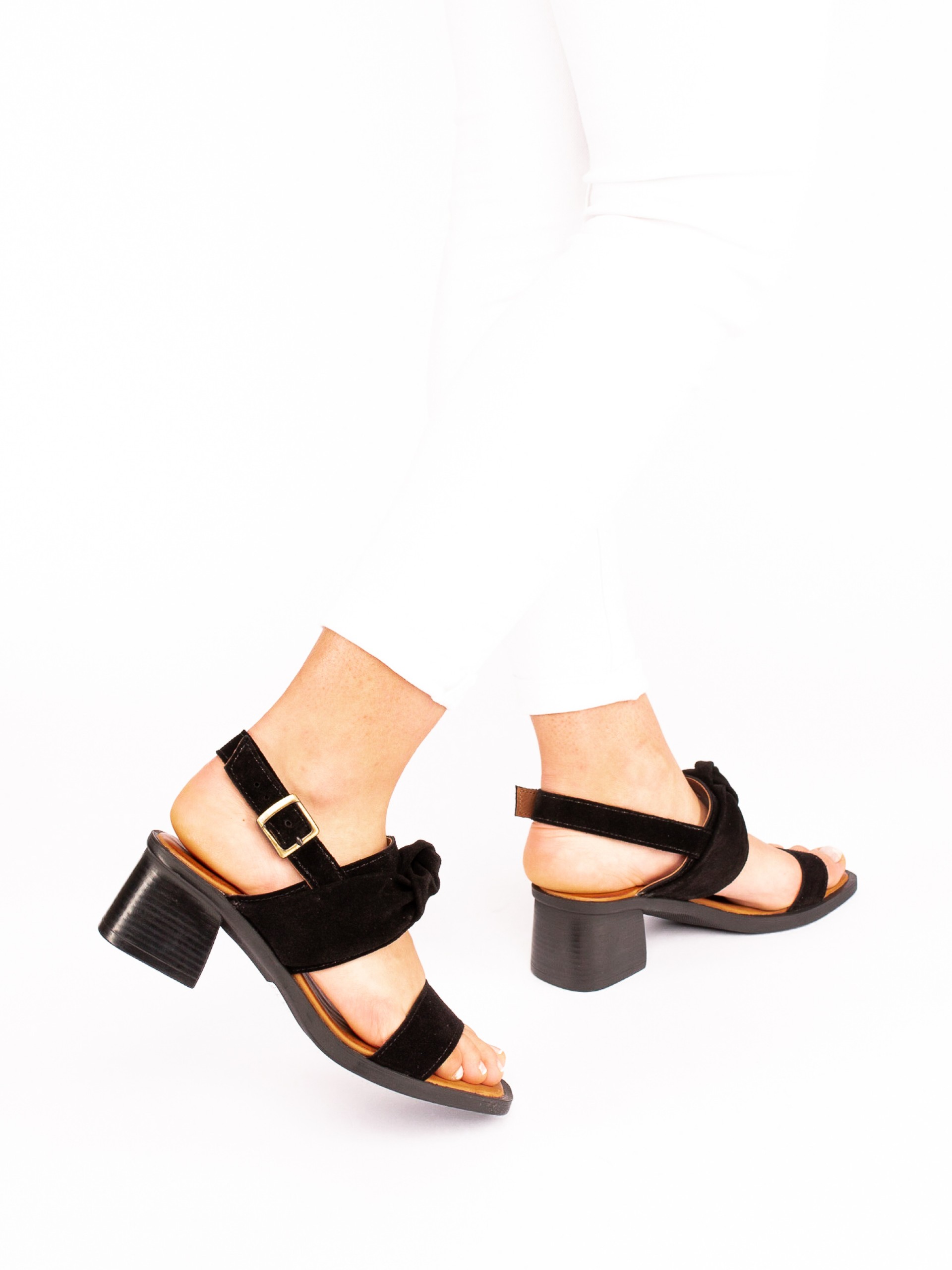 Sandália de Salto com Nó