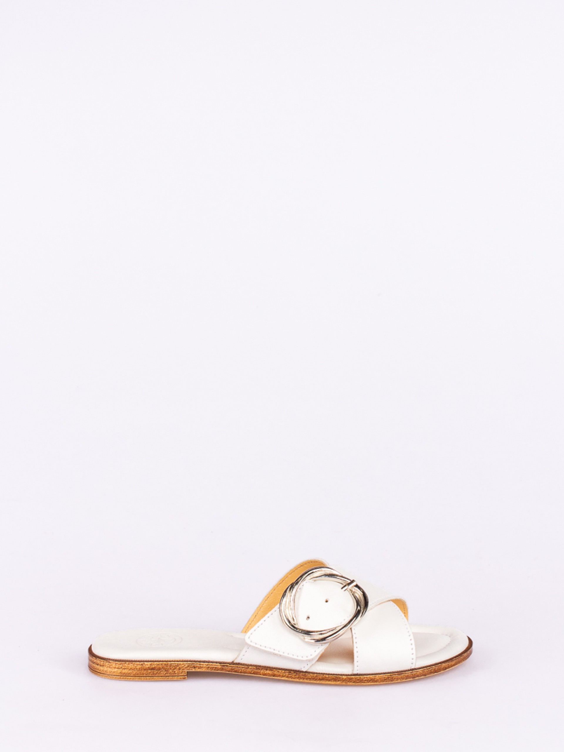 Chinela em Pele com Fivela