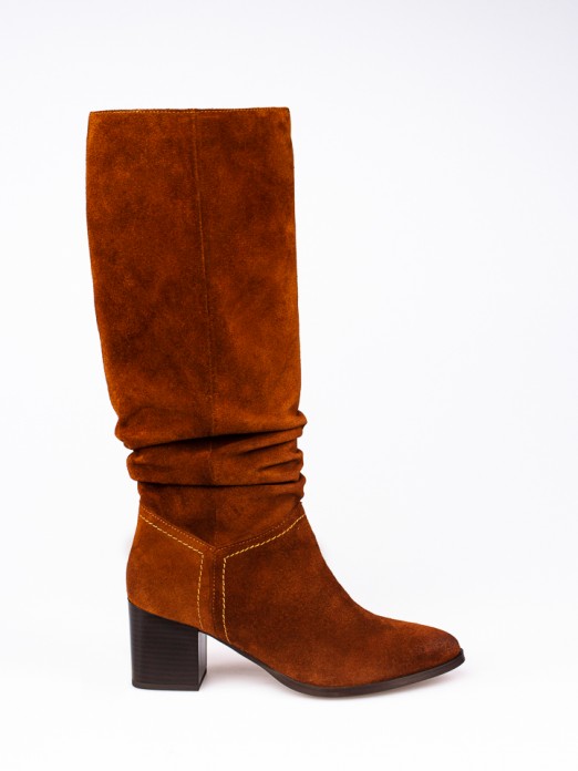 Wrinkled Suede Knee-high Boots