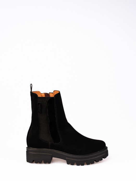 Suede Platform Boots with Elastics 