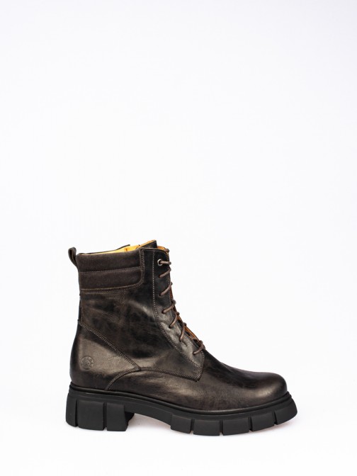 Combat Boots in Fabric and Leather