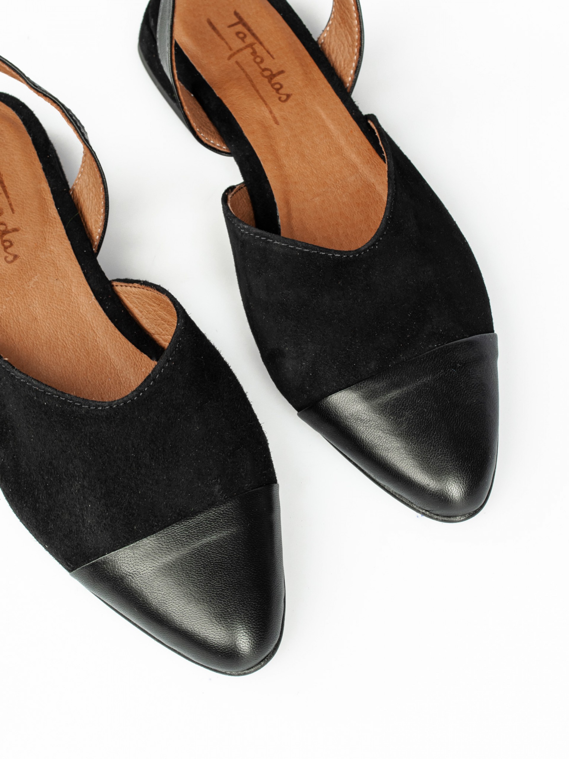 Mule Camurça com Biqueira em Pele