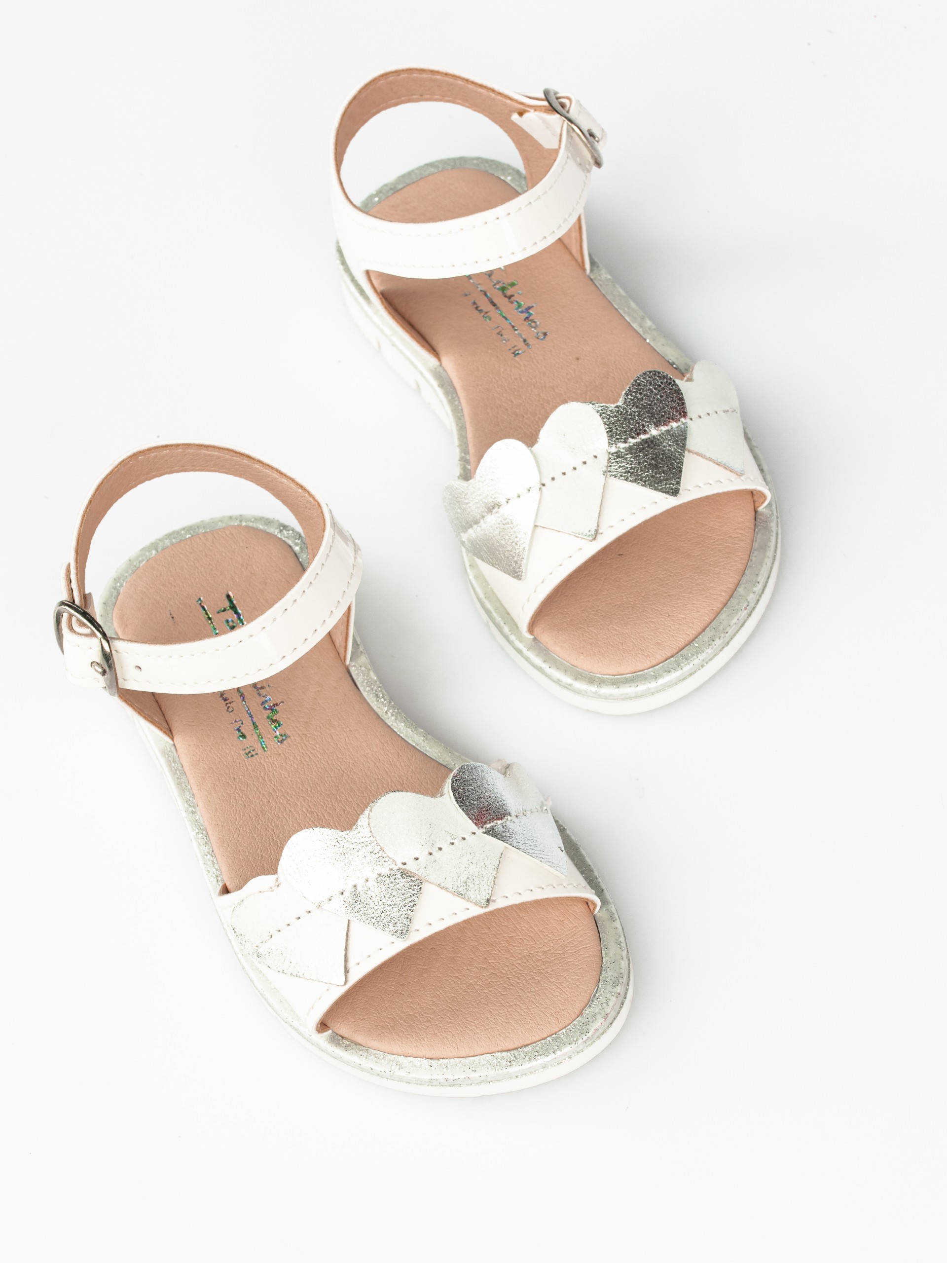 Sandália com Aplicação Corações 18/33