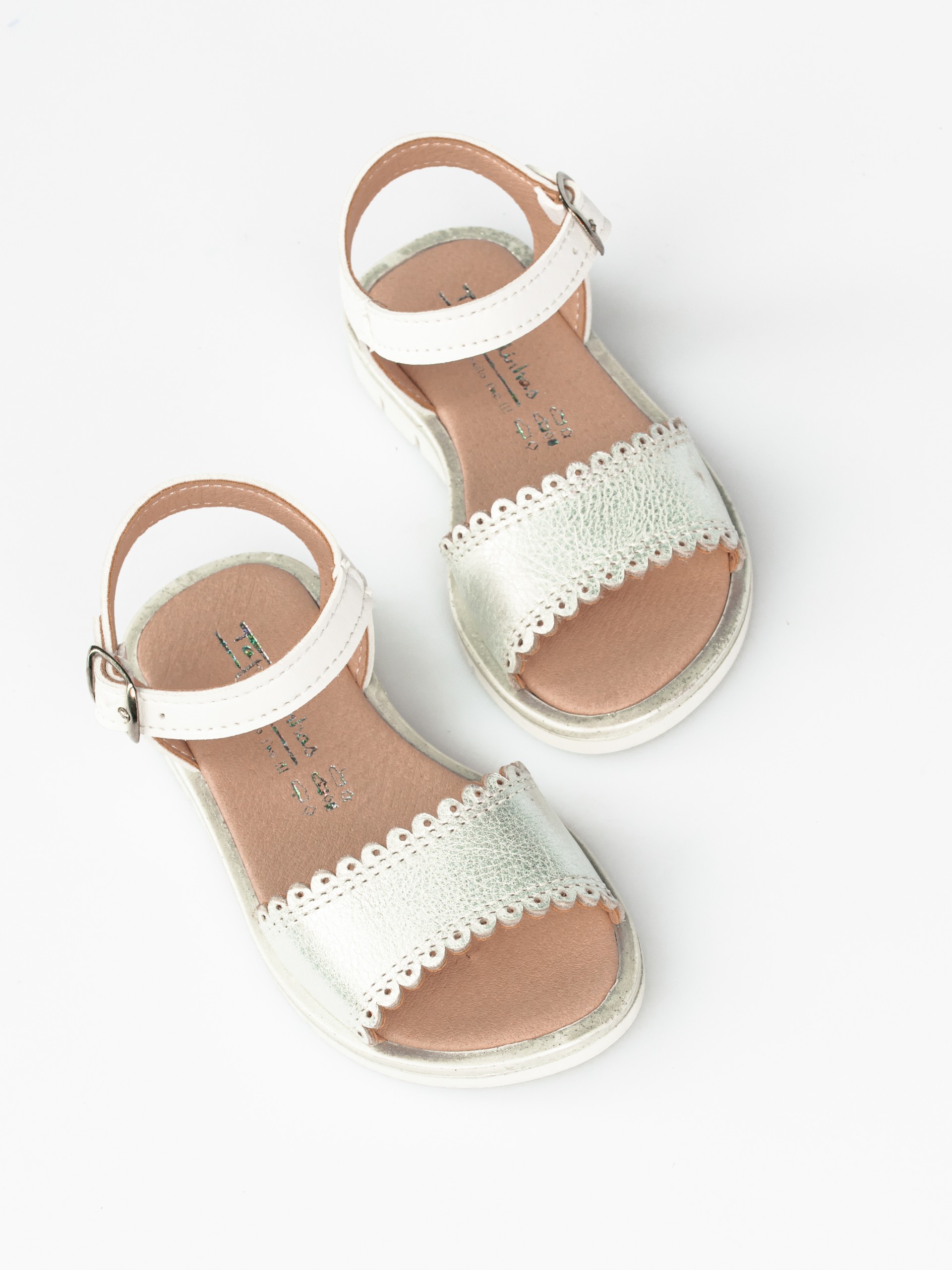 Sandália em Pele Laminada 18/33