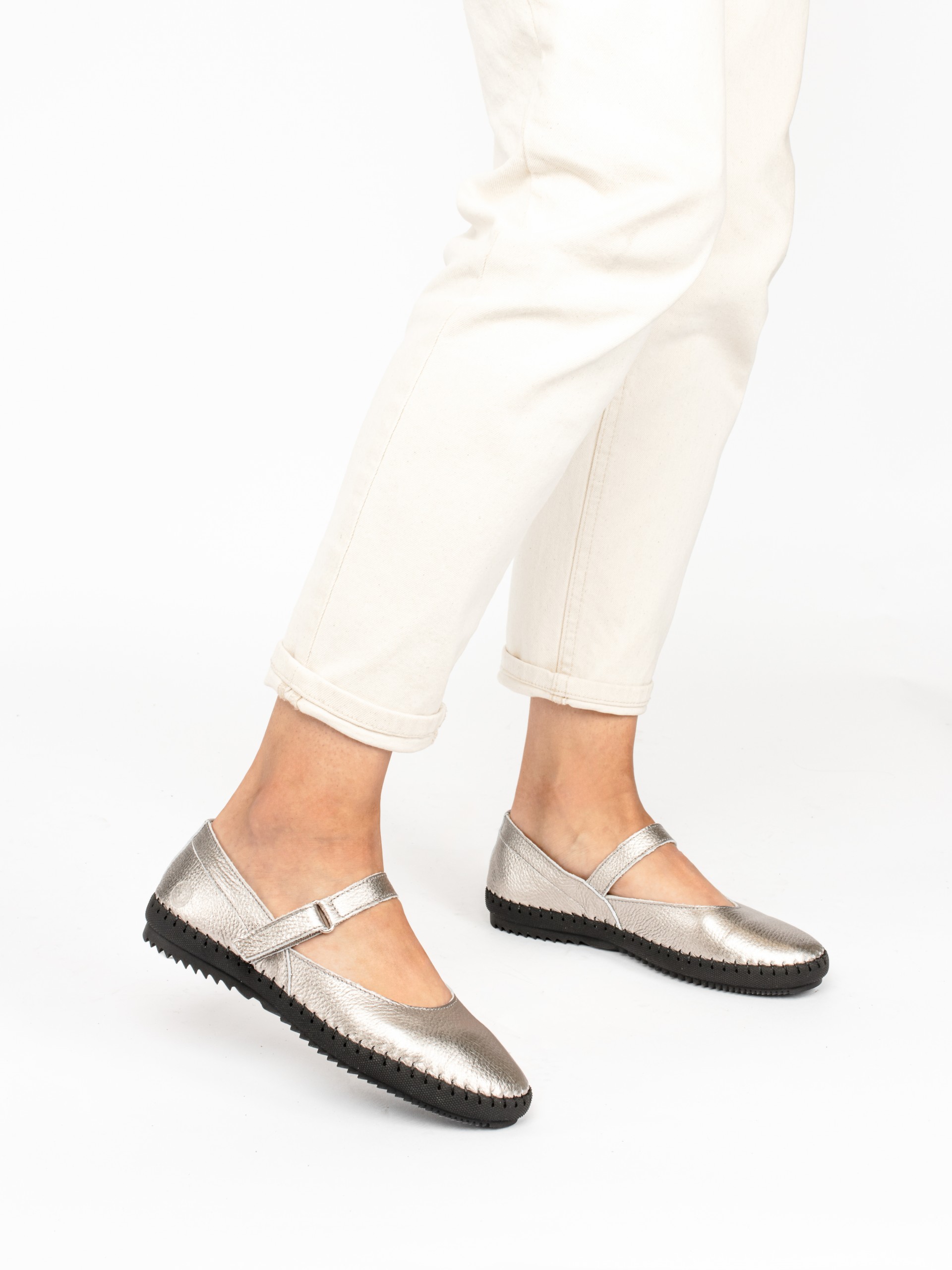 Sabrinas Desportivas Metalizadas Sola Preta