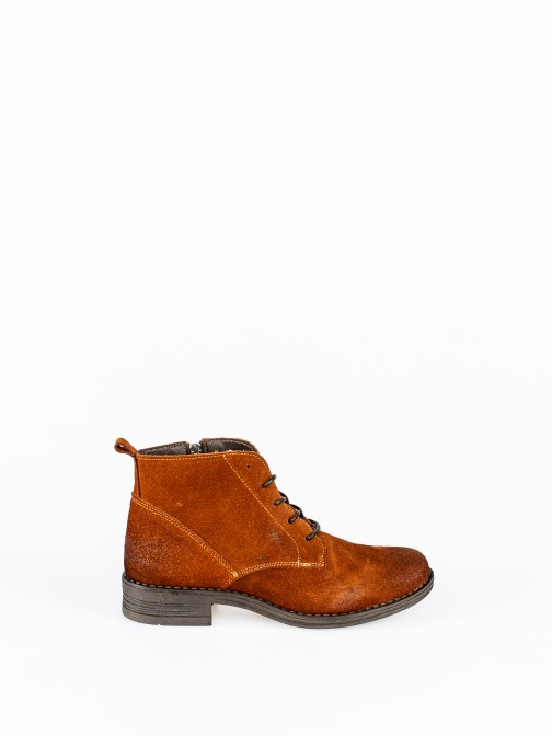 Low Ankle-Boots in Suede