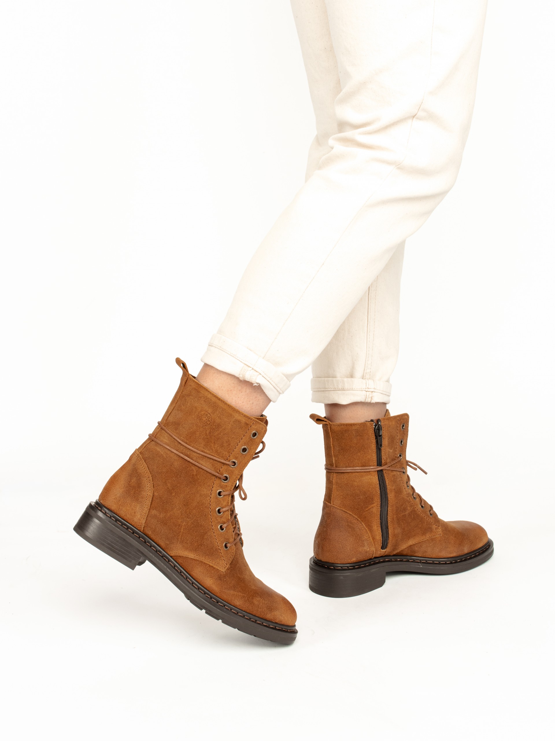 Botim Militar em Camurça