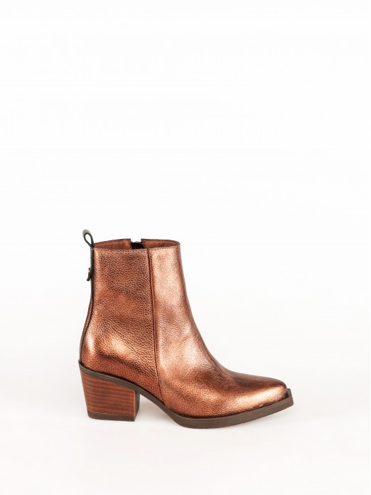 Texan-style Ankle Boots in Metallic Leather
