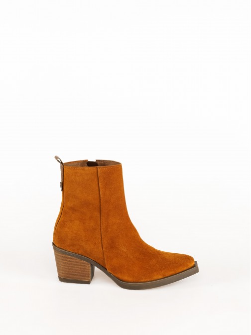 Texan-style Ankle Boots in Suede