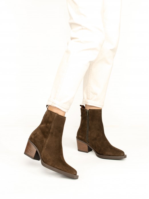 Texan-style Ankle Boots in Suede