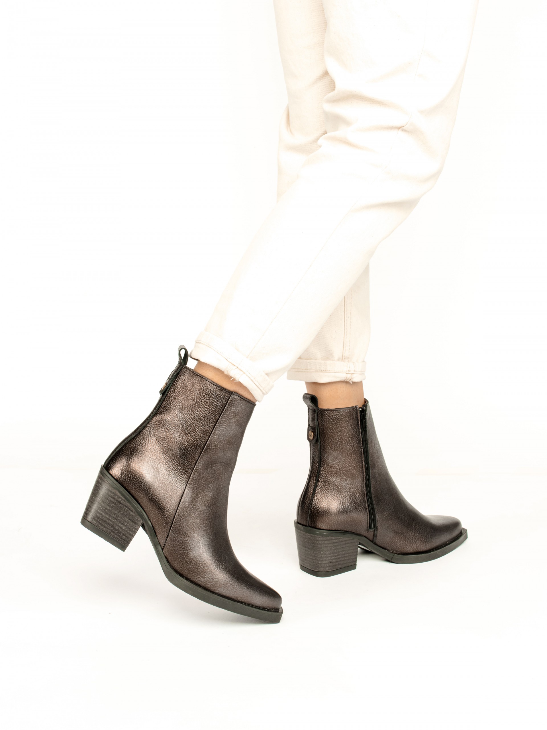 Texan-style Ankle Boots in Metallic Leather