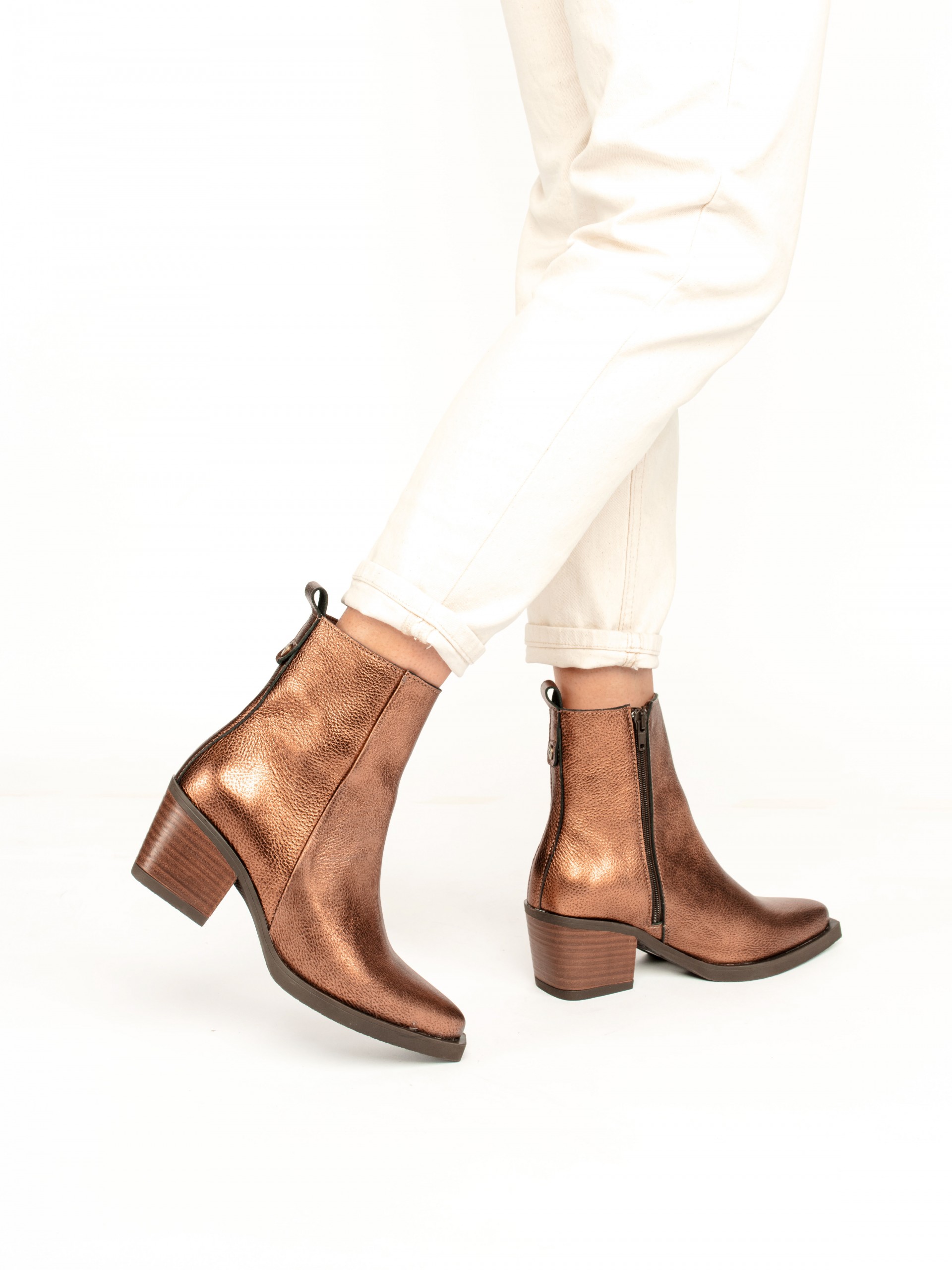 Texan-style Ankle Boots in Metallic Leather