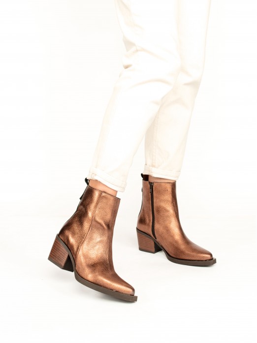 Texan-style Ankle Boots in Metallic Leather