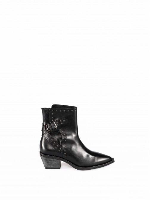 Texan Leather Ankle Boots with Applications