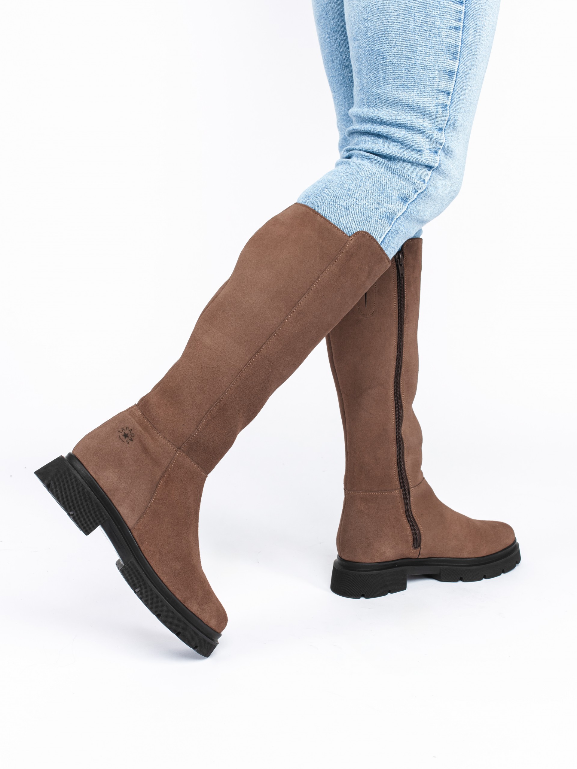 Bota Cano Alto com Sola Alta em Camurça