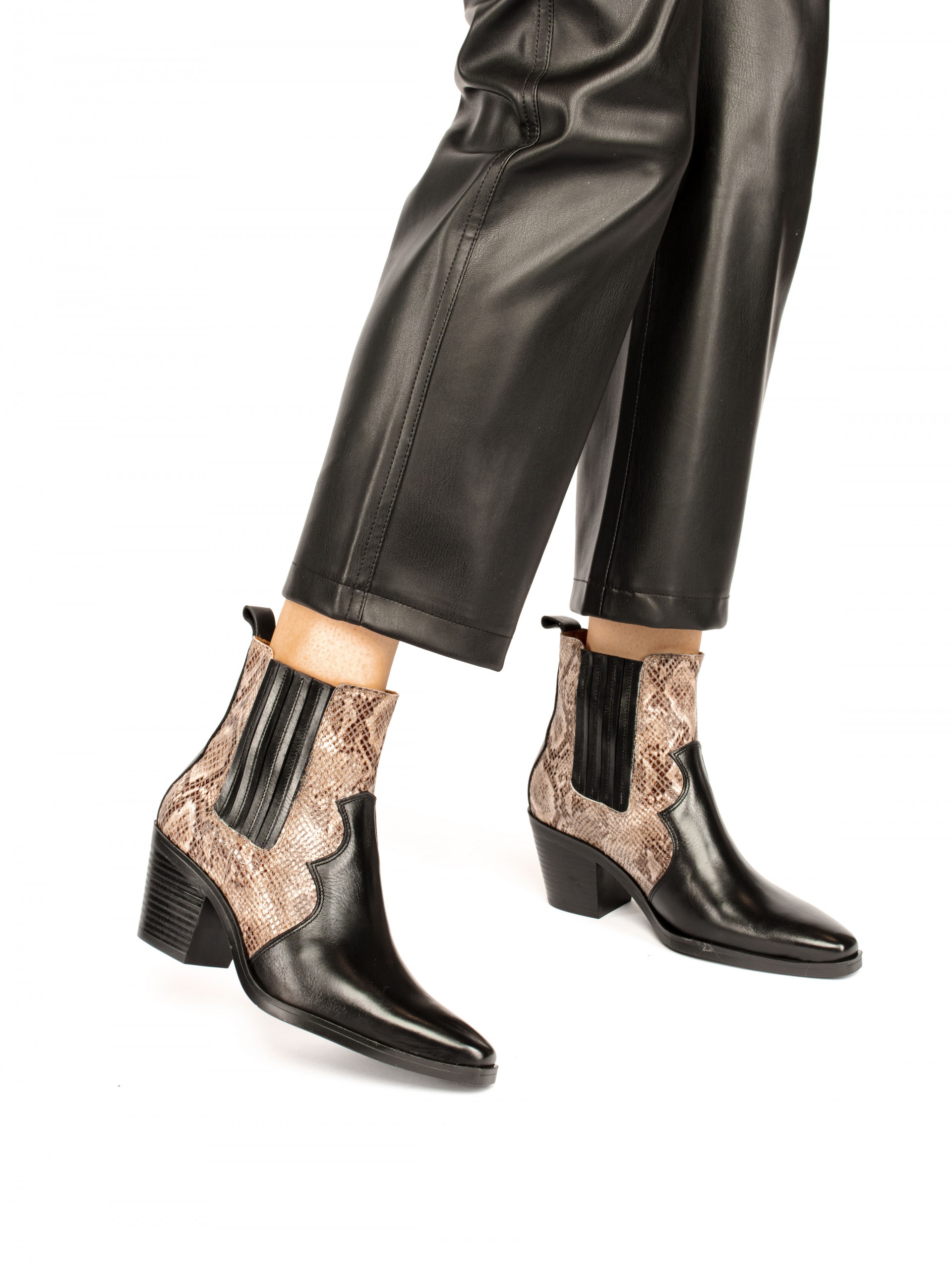 Botim Texano com Pele efeito Serpente