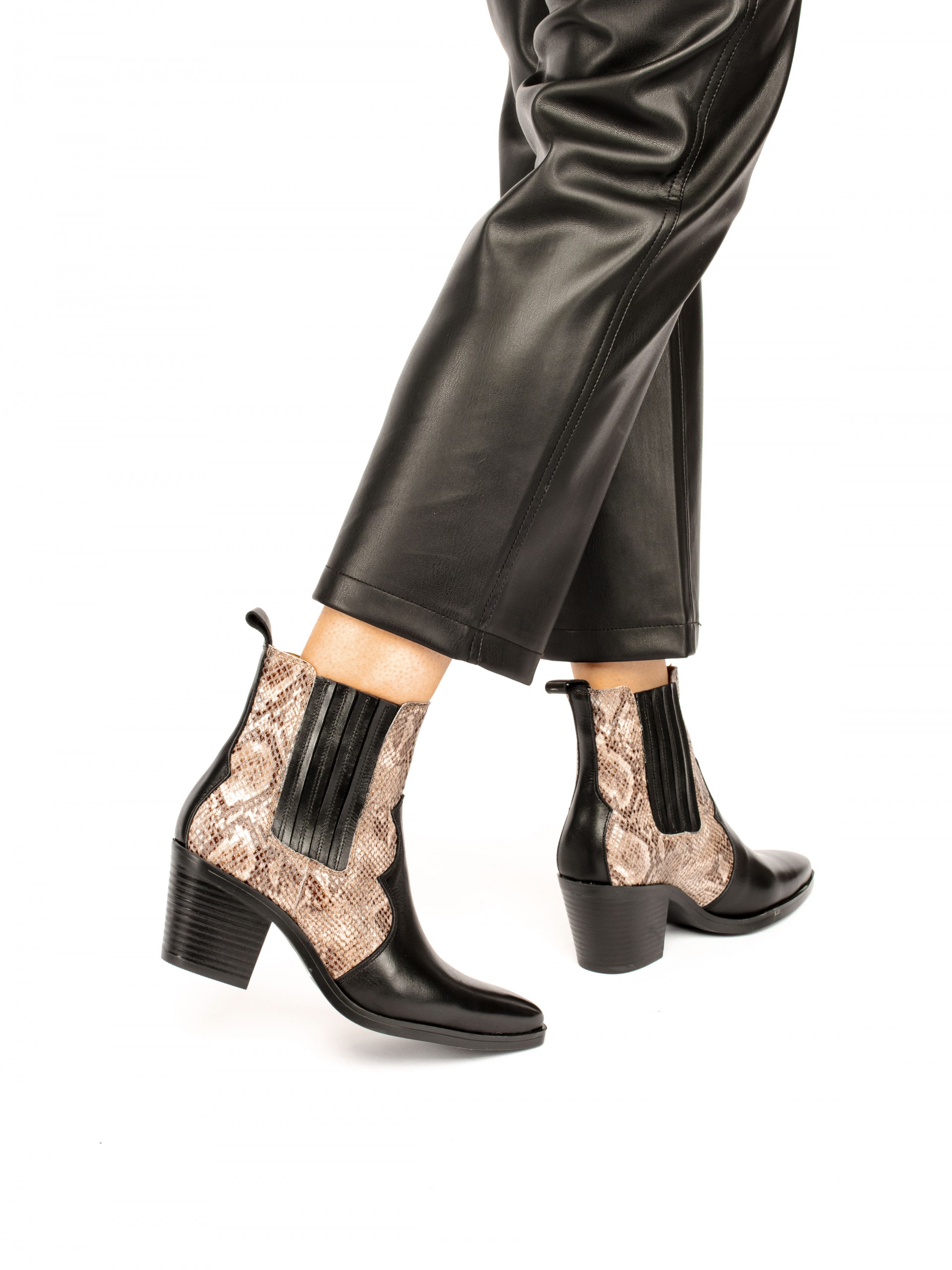 Botim Texano com Pele efeito Serpente