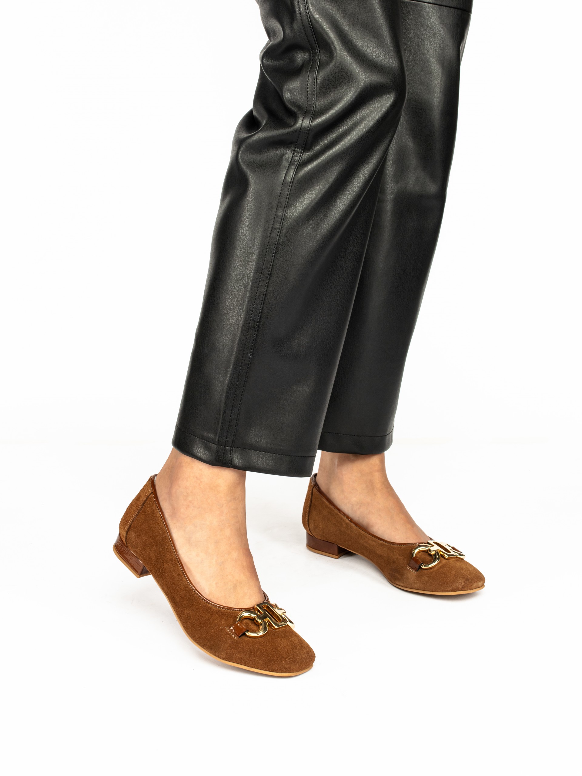 Classic Shoe with Gold Application