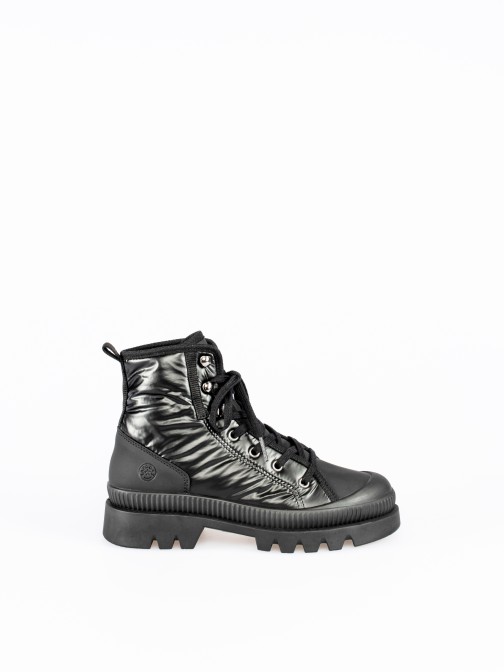 Lace-up Boot ith Chuncky heel and Rain Resistant