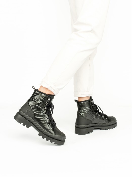Boots Chuncky heel and Rain Resistant