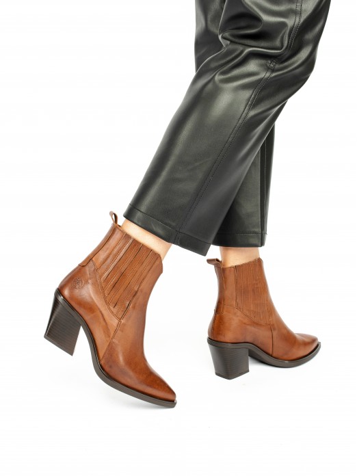 Tall Leather Ankle-Boots with Elastics