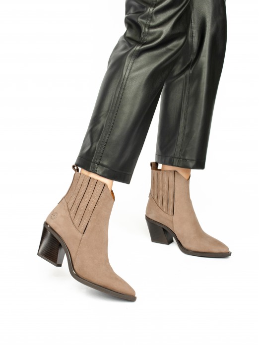 Tall Nobuk Ankle-Boots with Elastics