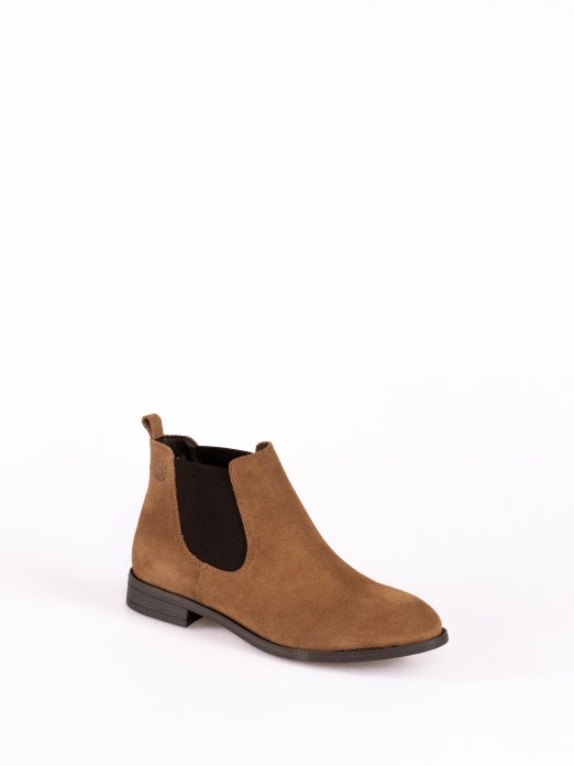 Chelsea Style Ankle-Boots in Suede