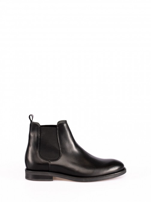 Chelsea Leather Ankle Boots