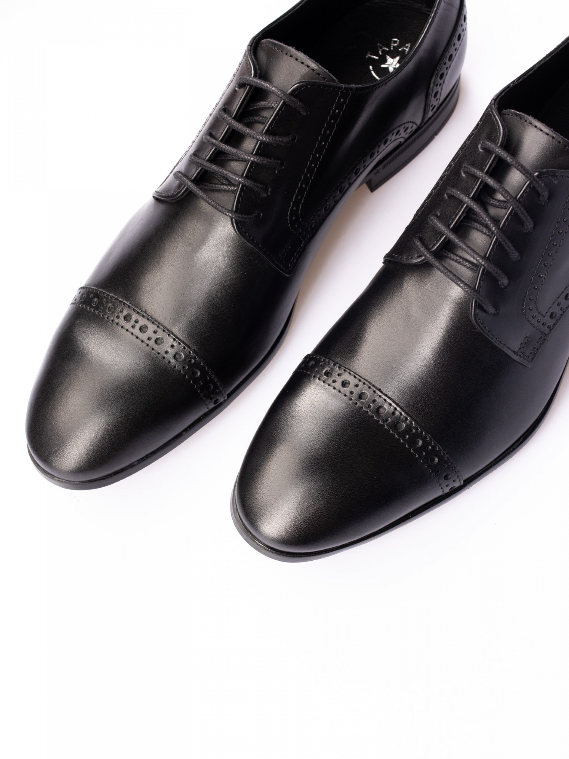 Punch-hole Details Oxford Shoes