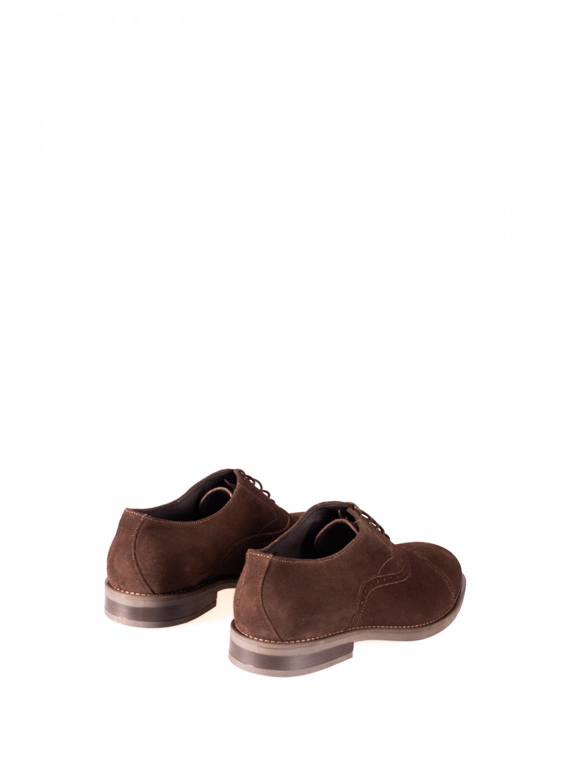 Sapato Oxford em Camurça