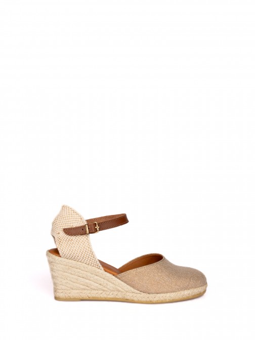 Wedge espadrilles with a glossy finish