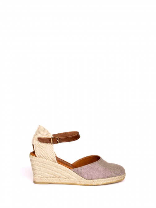 Wedge espadrilles with a glossy finish