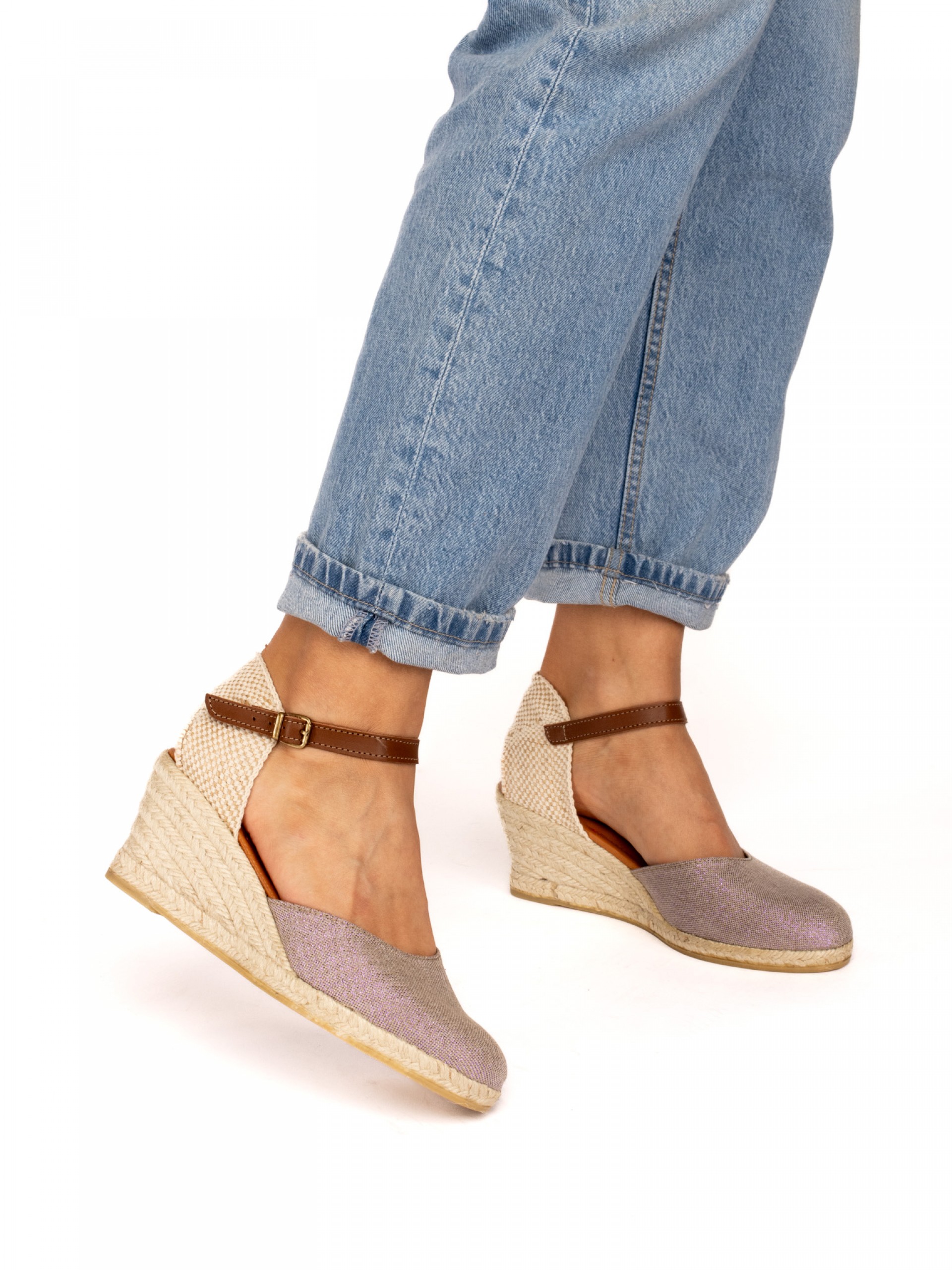 Wedge espadrilles with a glossy finish