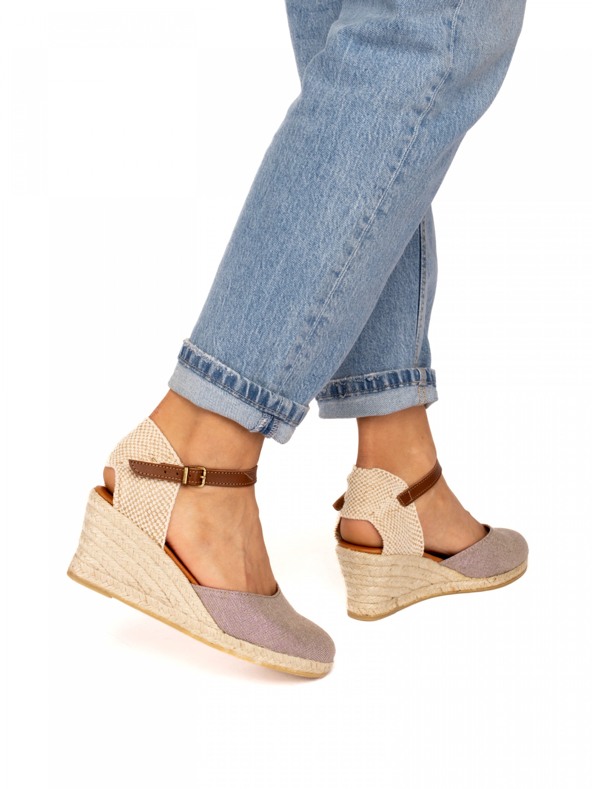 Wedge espadrilles with a glossy finish