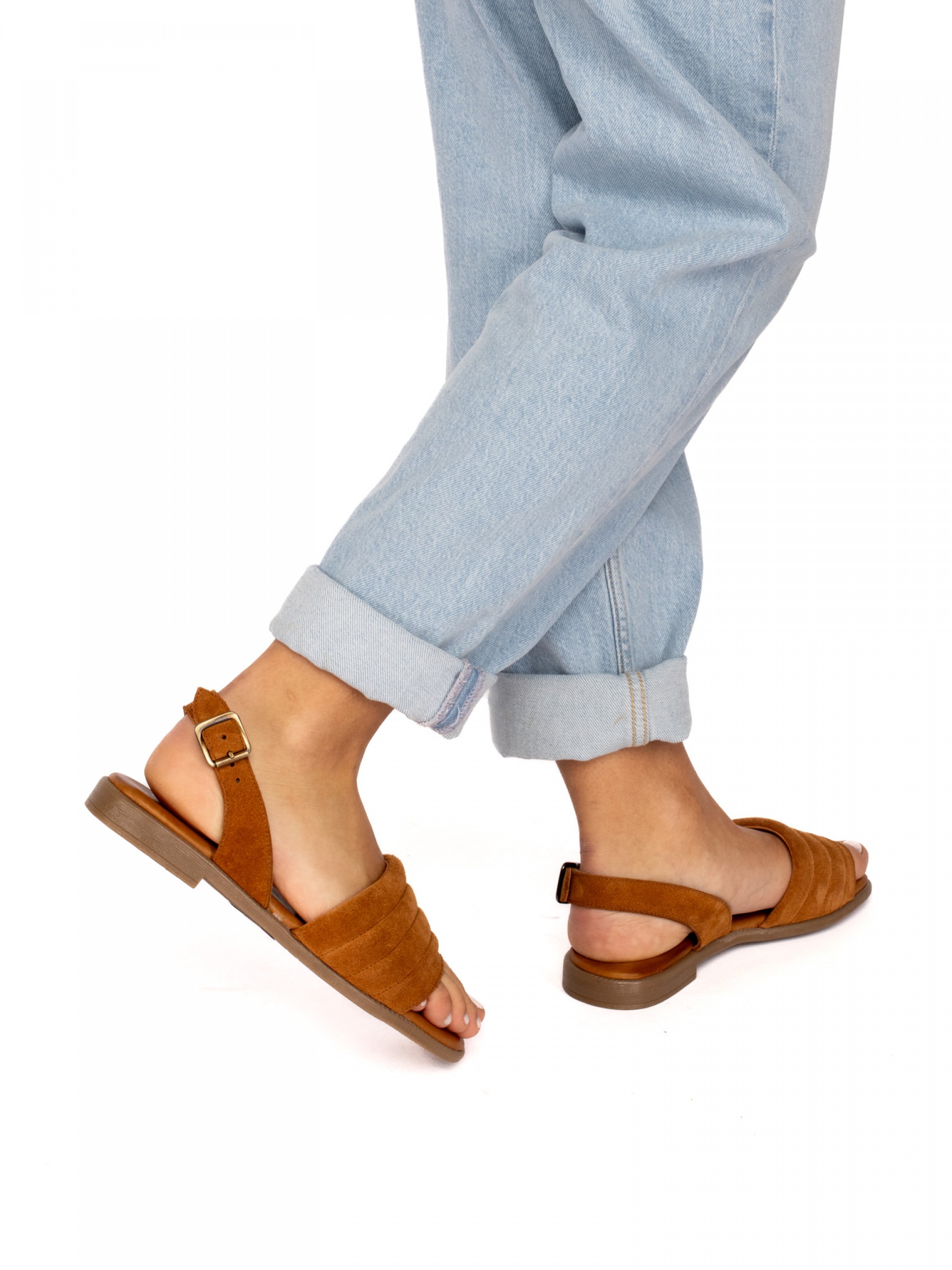 Flat Sandal in Suede with Cushioned Straps